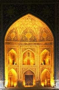 Внешний фасад медресе Тилля-Кари.