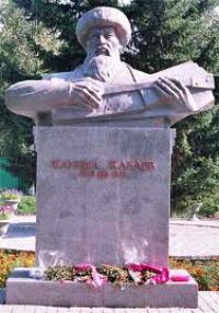 Памятник великому поэту Жамбылы Жабаеву.
