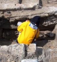 Excavations of the Kerderi mausoleum at the bottom of the Aral Sea.
