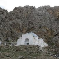 Парау биби мавзолей.